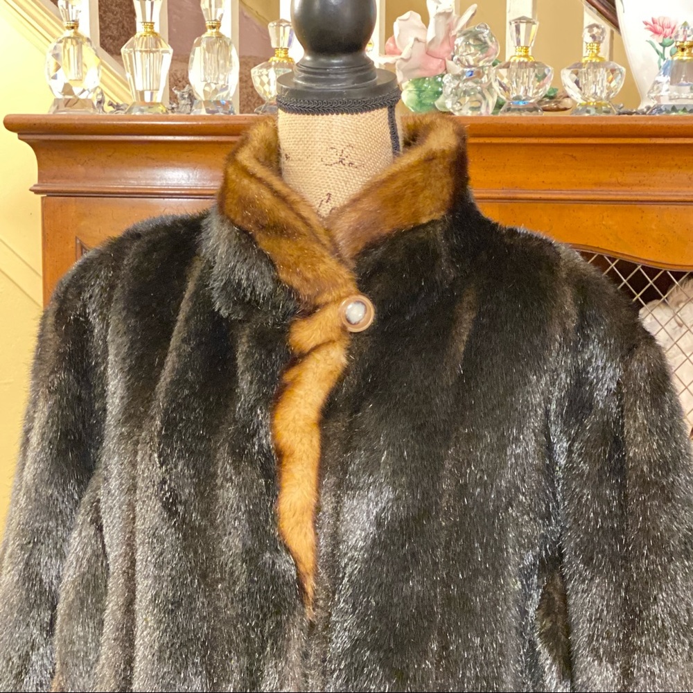Pamela McCoy Faux Fur Coat.  EUC. - Picture 10 of 16